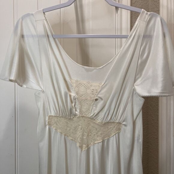 Diversions White Ivory Satin Long Maxi Night Gown Lounge Womens Size M Lace Trim - Picture 2 of 10